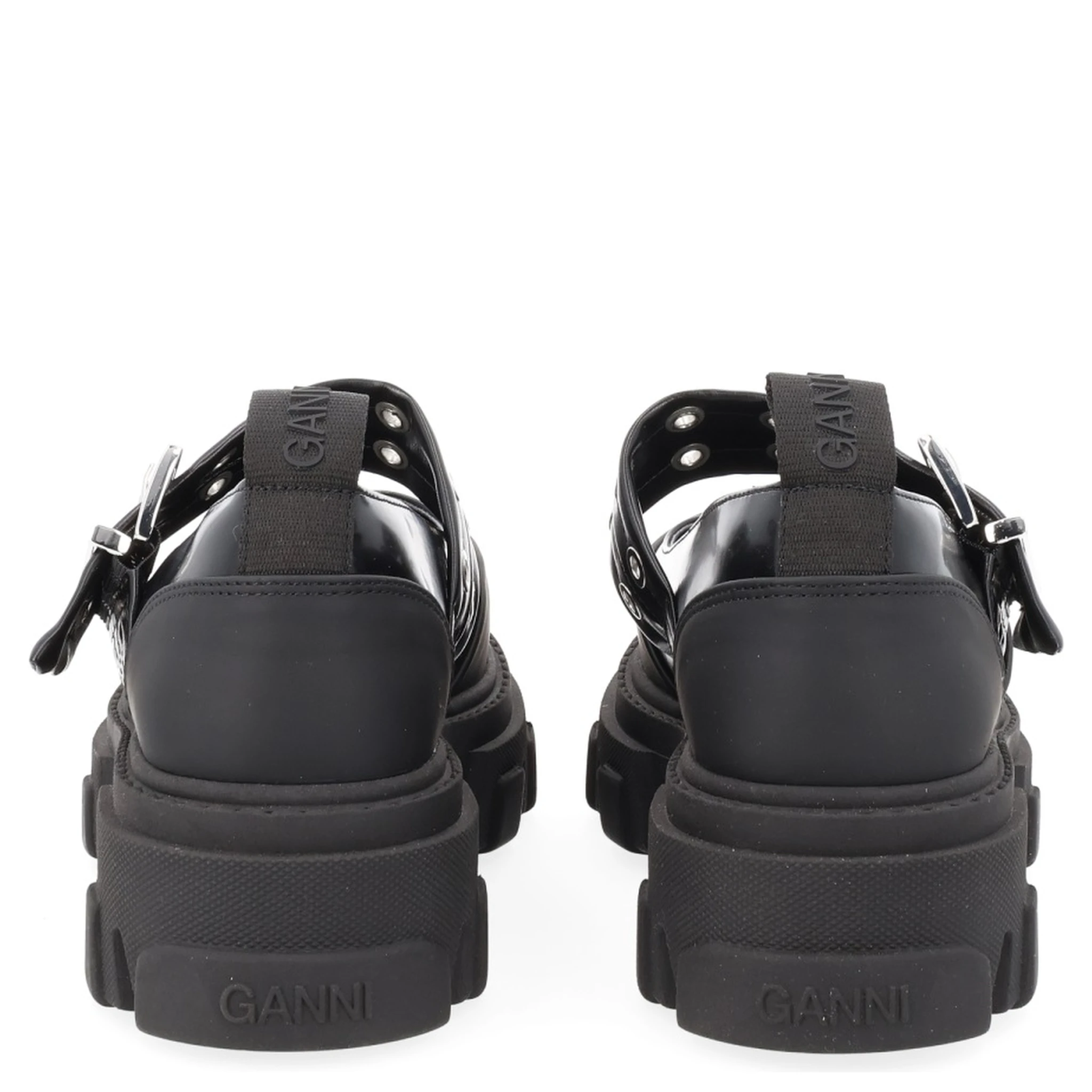 BALLERINA WITH LOGO BUCKLE