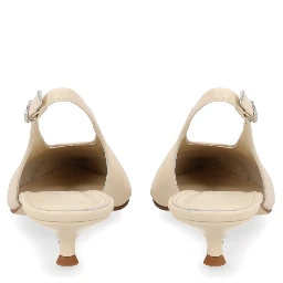 "كاميلا" فتحة منخفضة