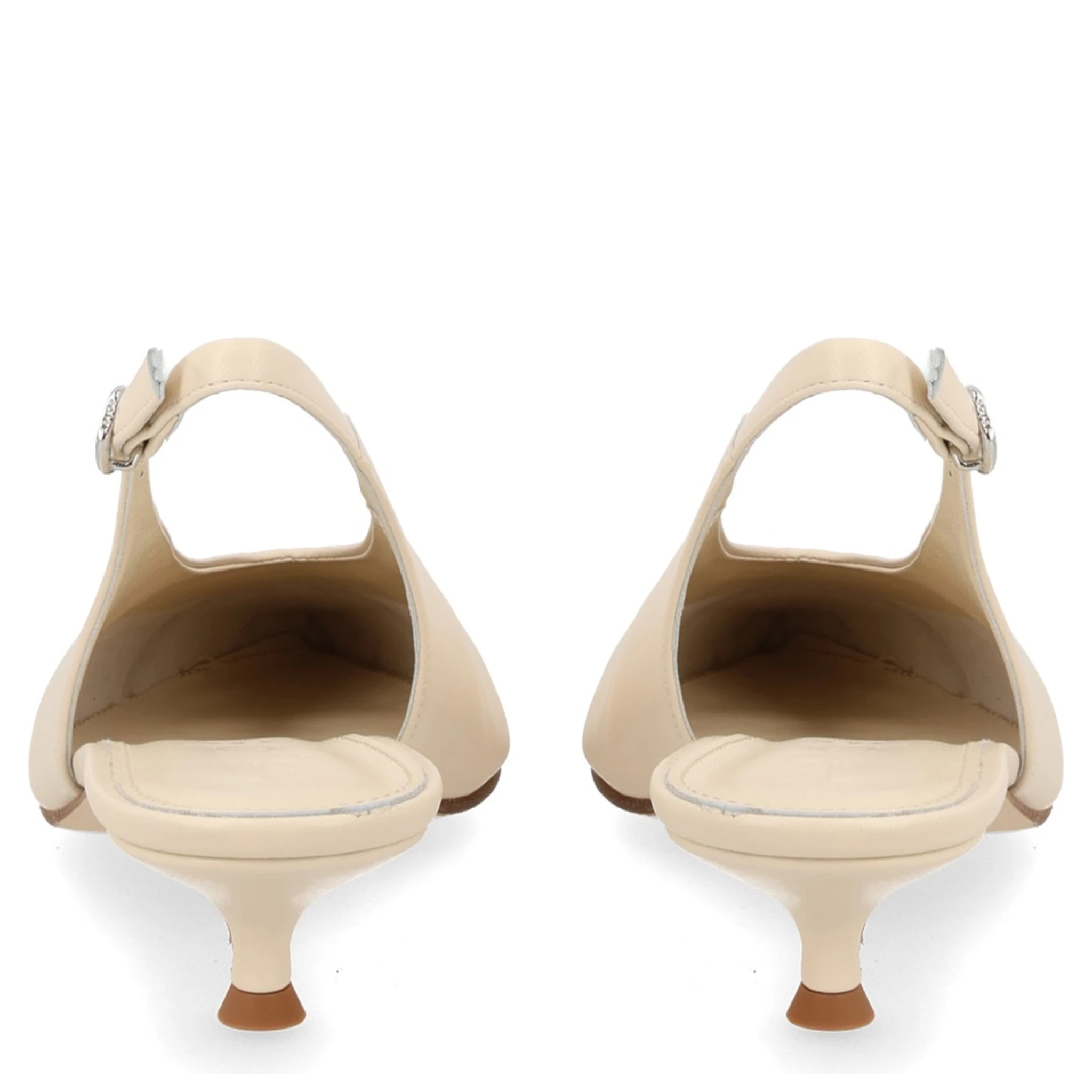 "كاميلا" فتحة منخفضة