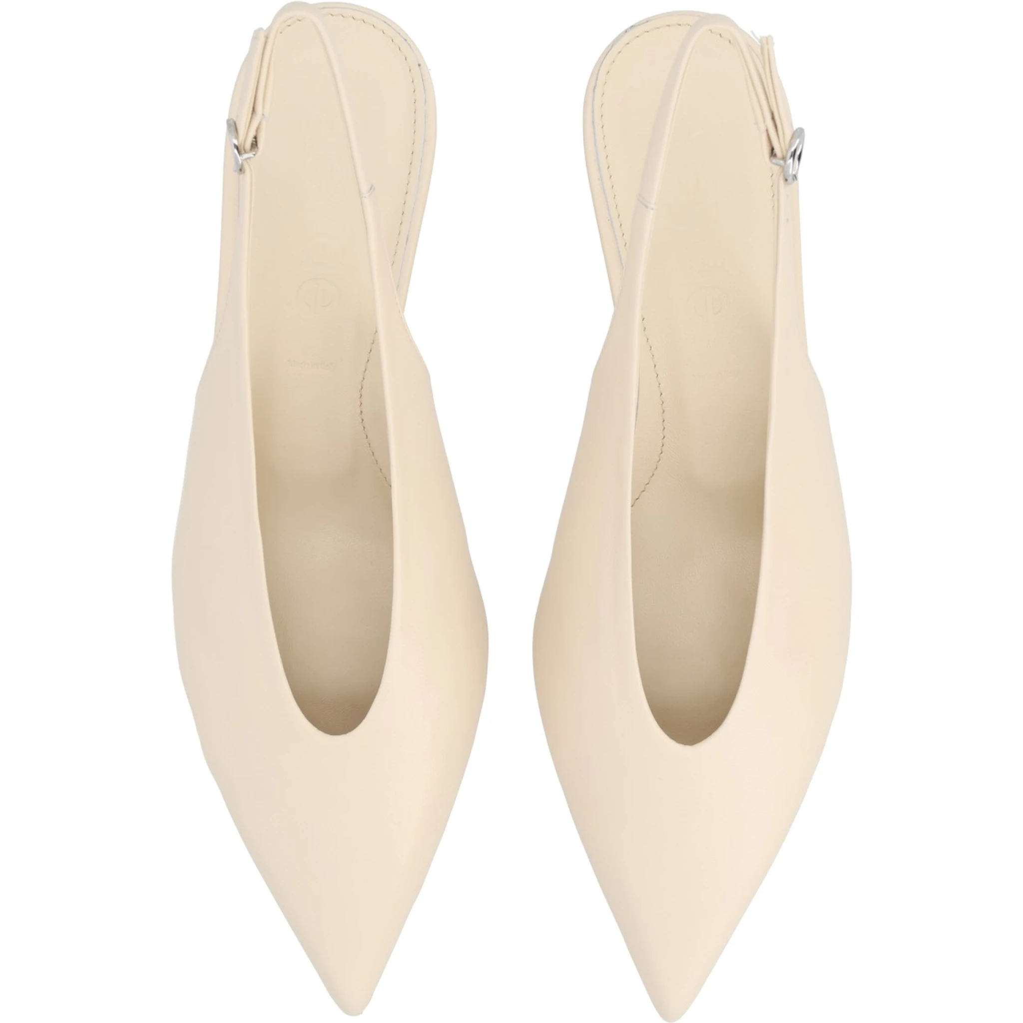 "كاميلا" فتحة منخفضة