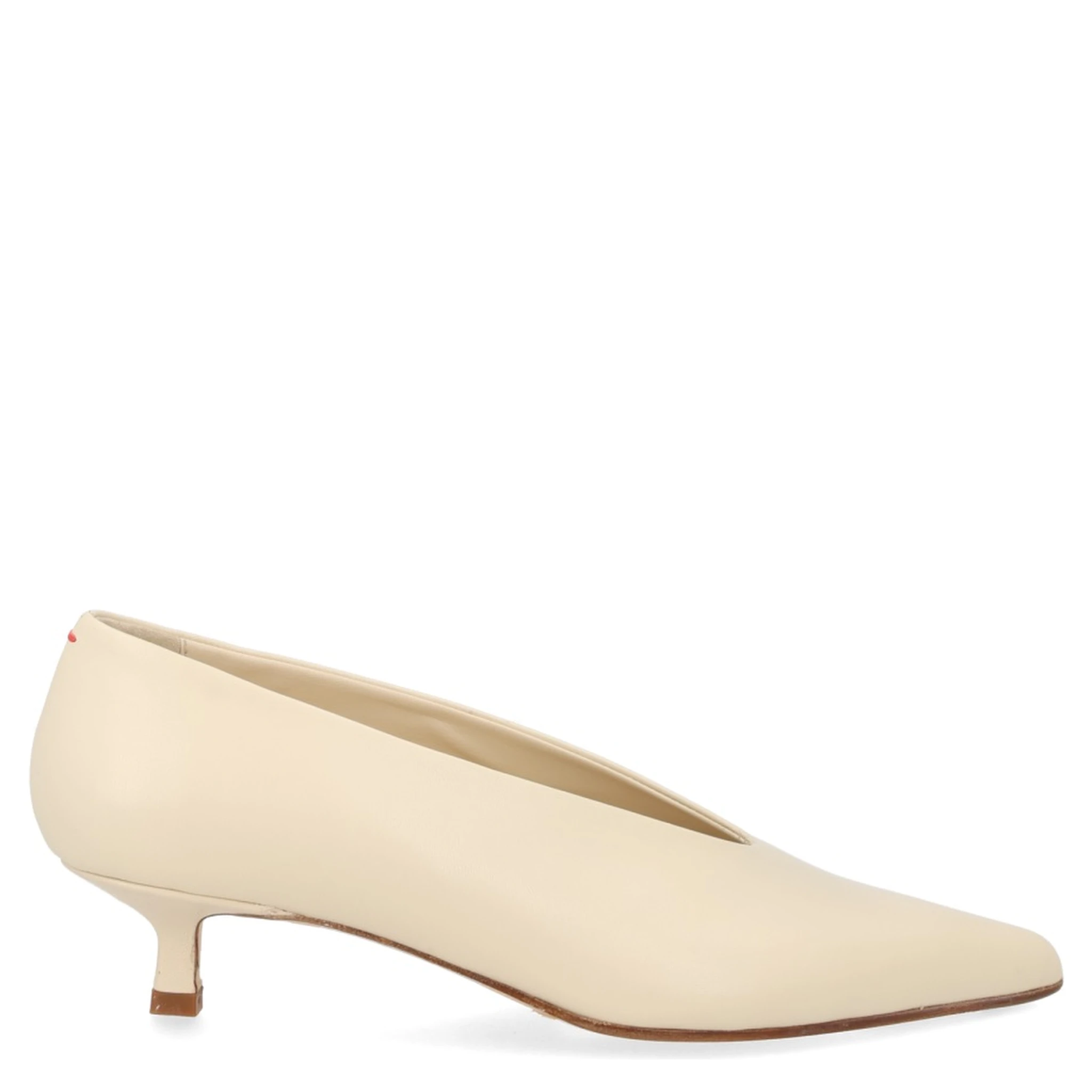 كلارا فتحة منخفضة