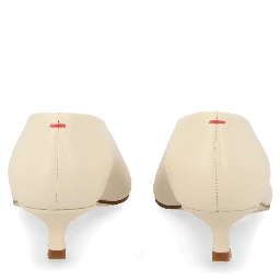 كلارا فتحة منخفضة