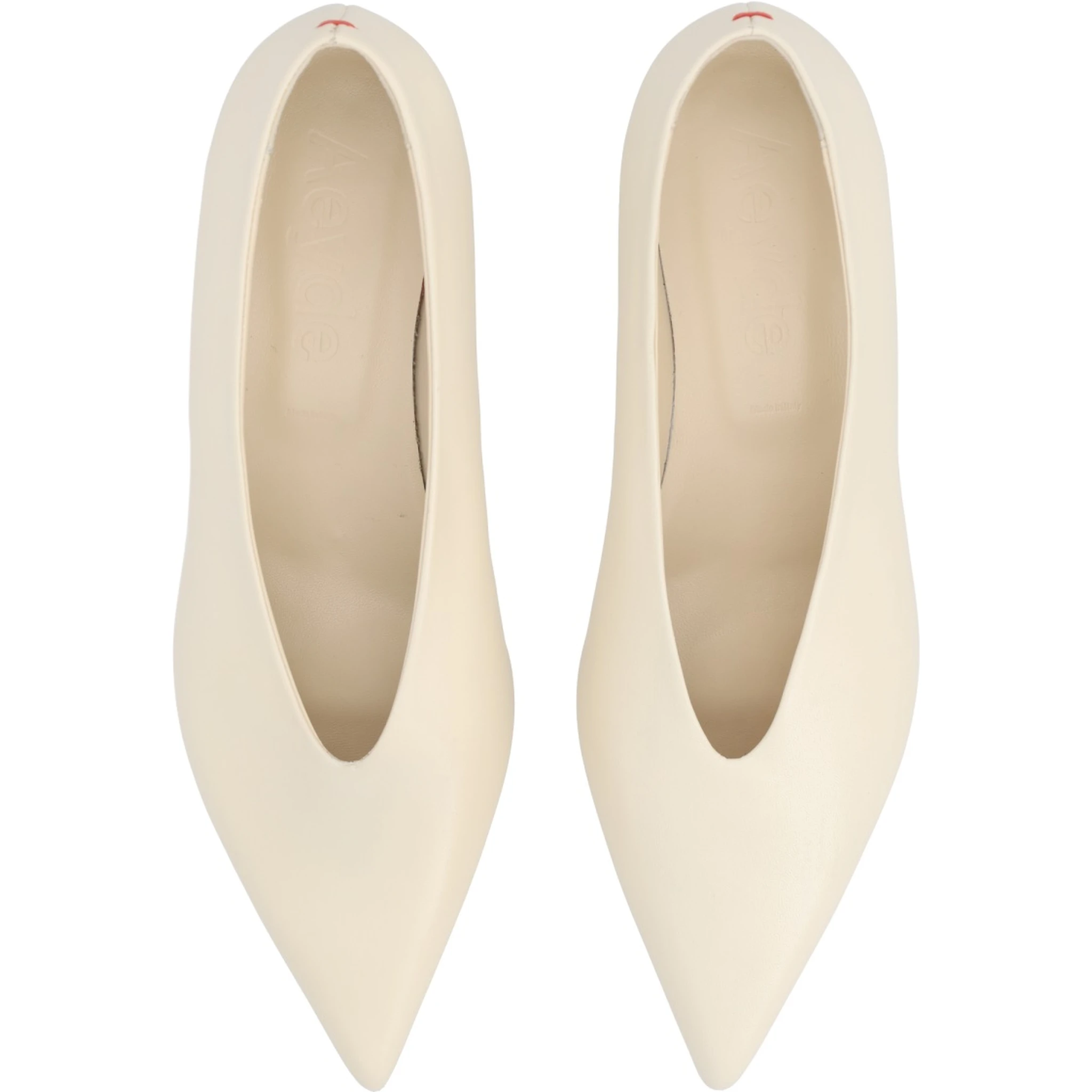 كلارا فتحة منخفضة