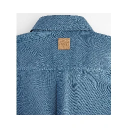 قميص "غلاف كتاب"