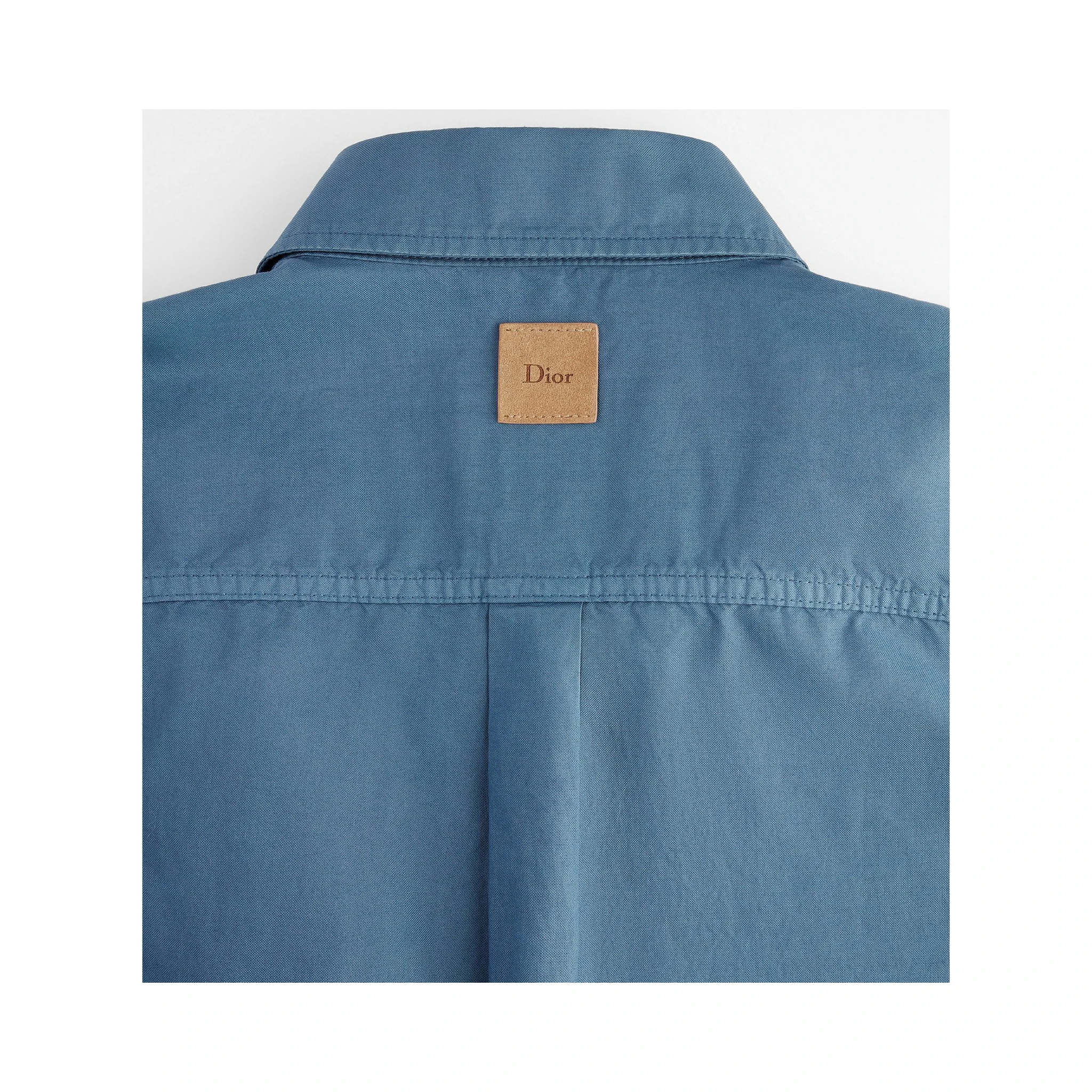 قميص "غلاف كتاب"