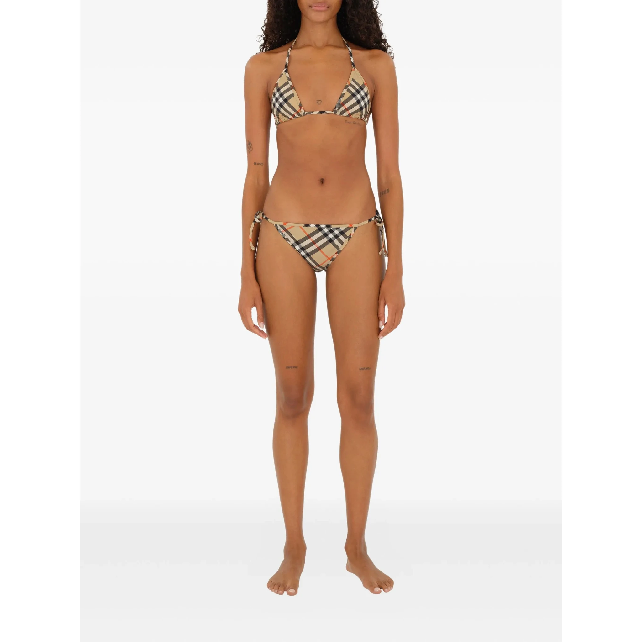 ملابس بربري سي براون