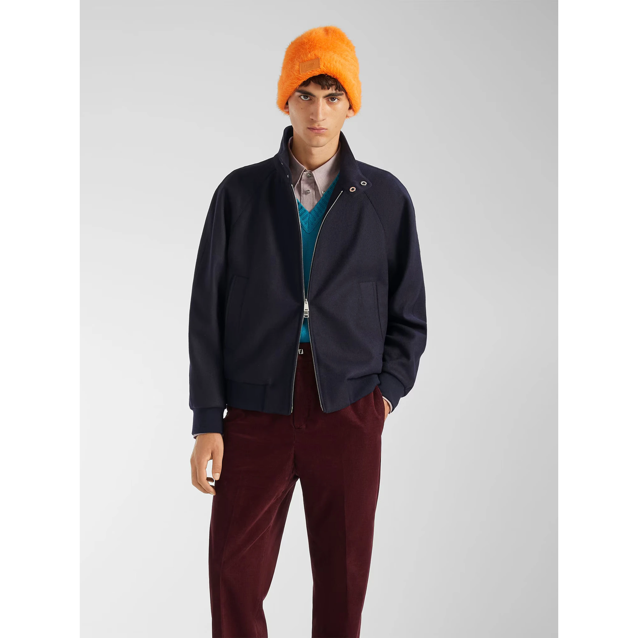 قمصان فندي حمراء