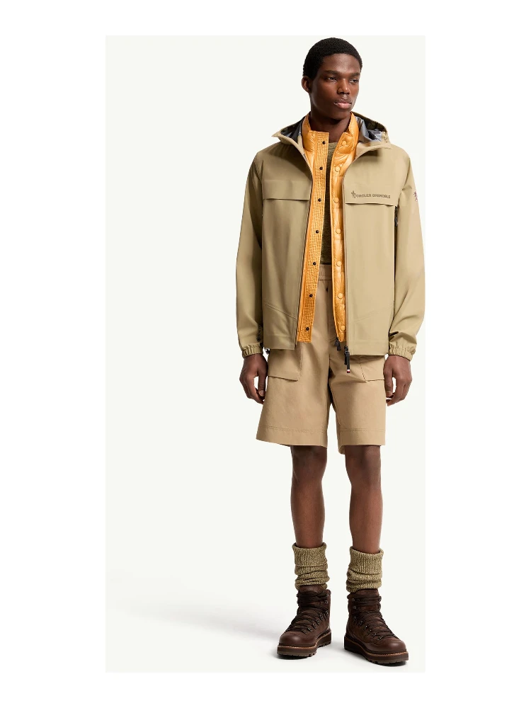 Moncler Shorts Beige alternative