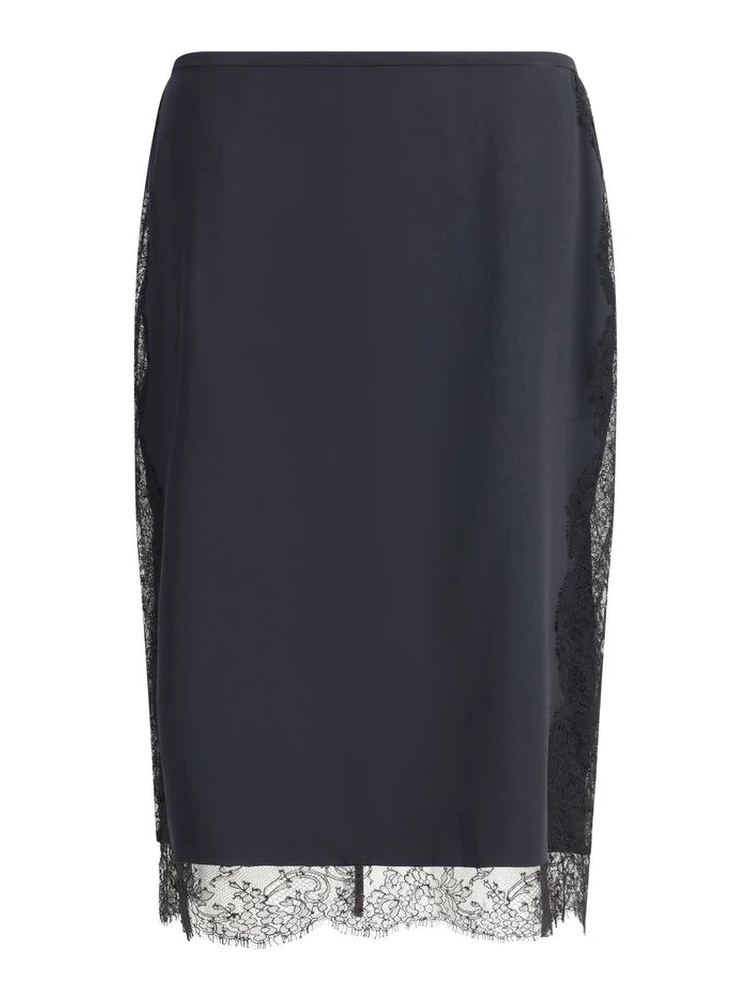 تنورة ميدي سوداء من الحرير