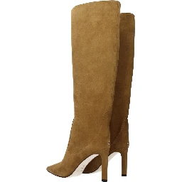 حذاء بكعب عالٍ من الجلد البني