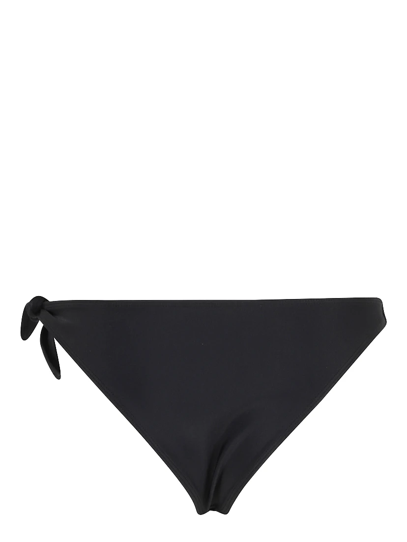 الجزء السفلي من البيكيني مزين بالزهور