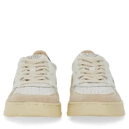 MEDALIST LOW SNEAKER