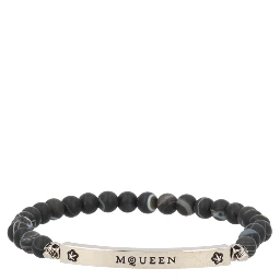 سوار مزين بشعار