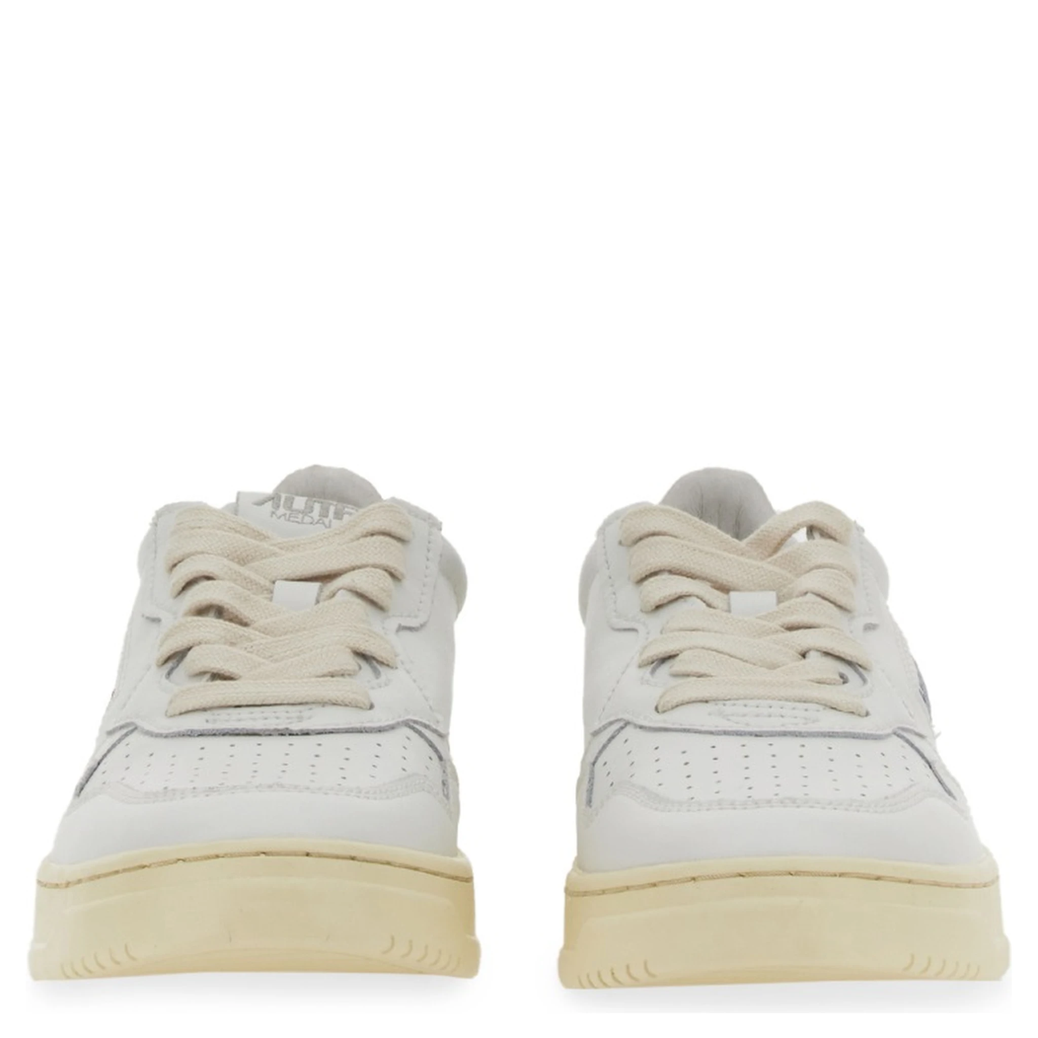 MEDALIST LOW SNEAKER