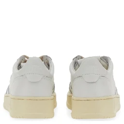 MEDALIST LOW SNEAKER