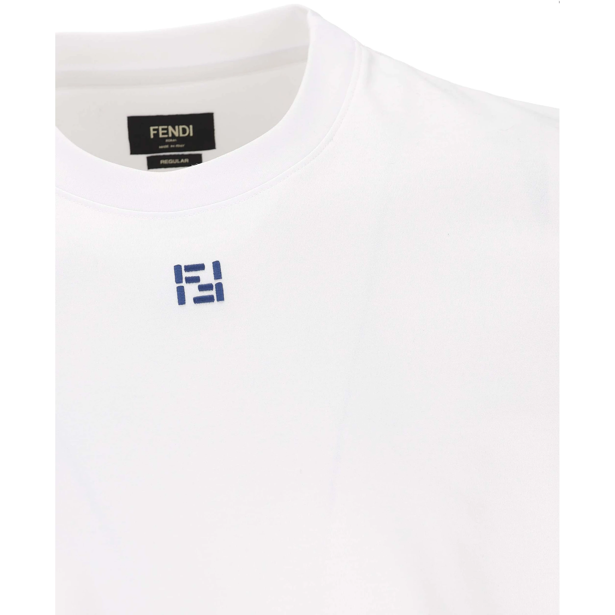 تيشيرتات وبولو من فندي باللون الأبيض