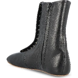 بوت أسود من سيلين