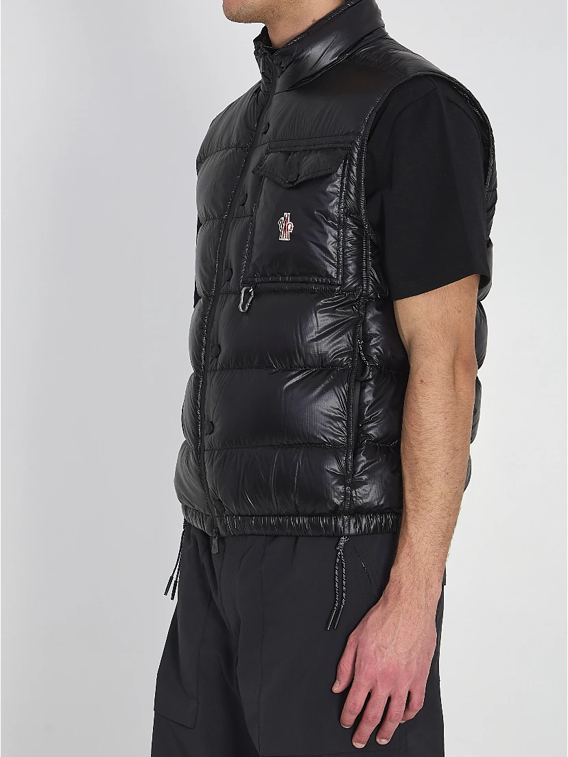Uychi packable padded vest