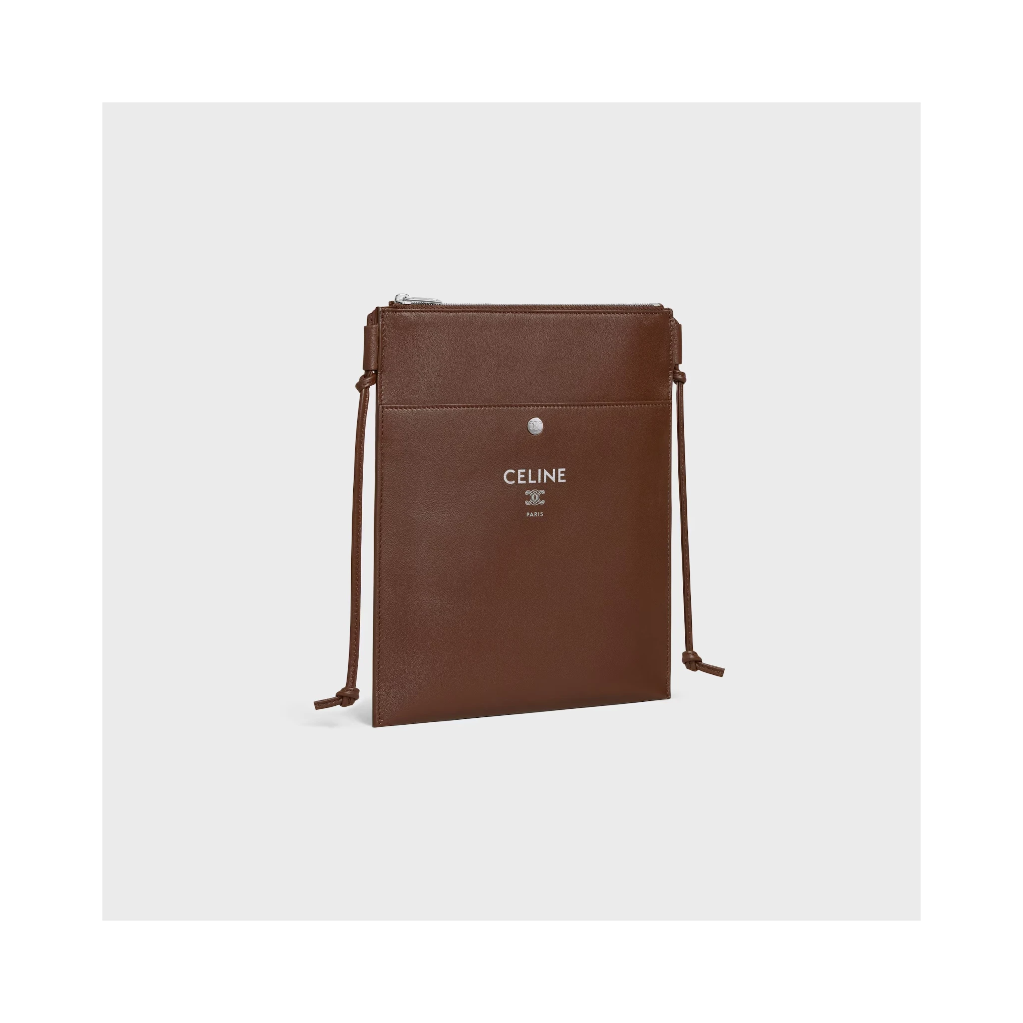 حقيبة صغيرة "حادة" من الجلد