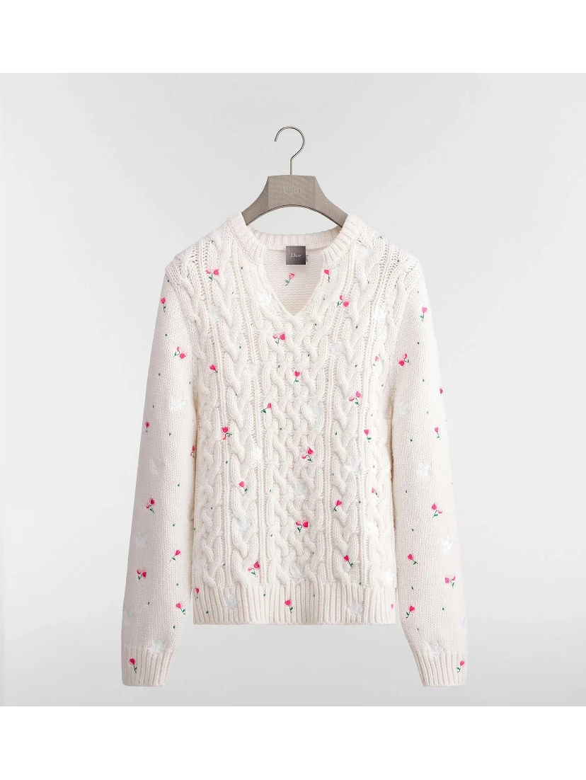 Cashmere knitwear with embroidery