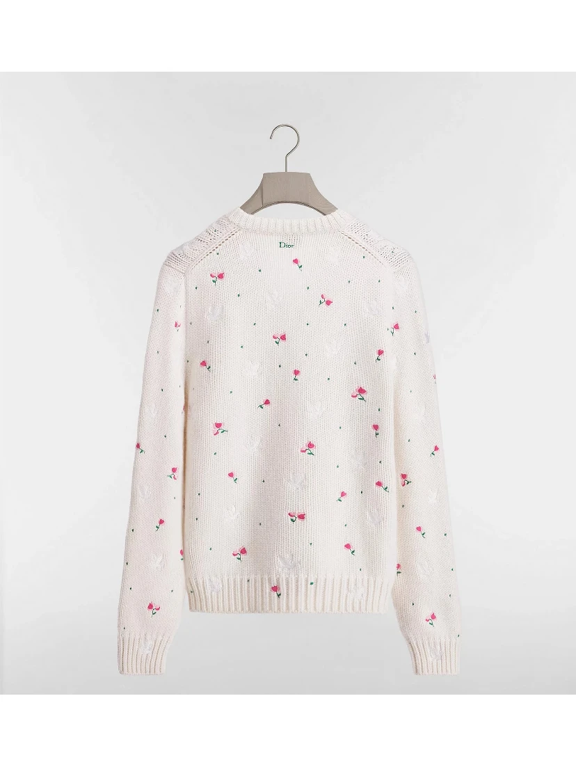 Cashmere knitwear with embroidery