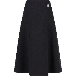 تنانير من تصميم مونكلير وجيل ساندر