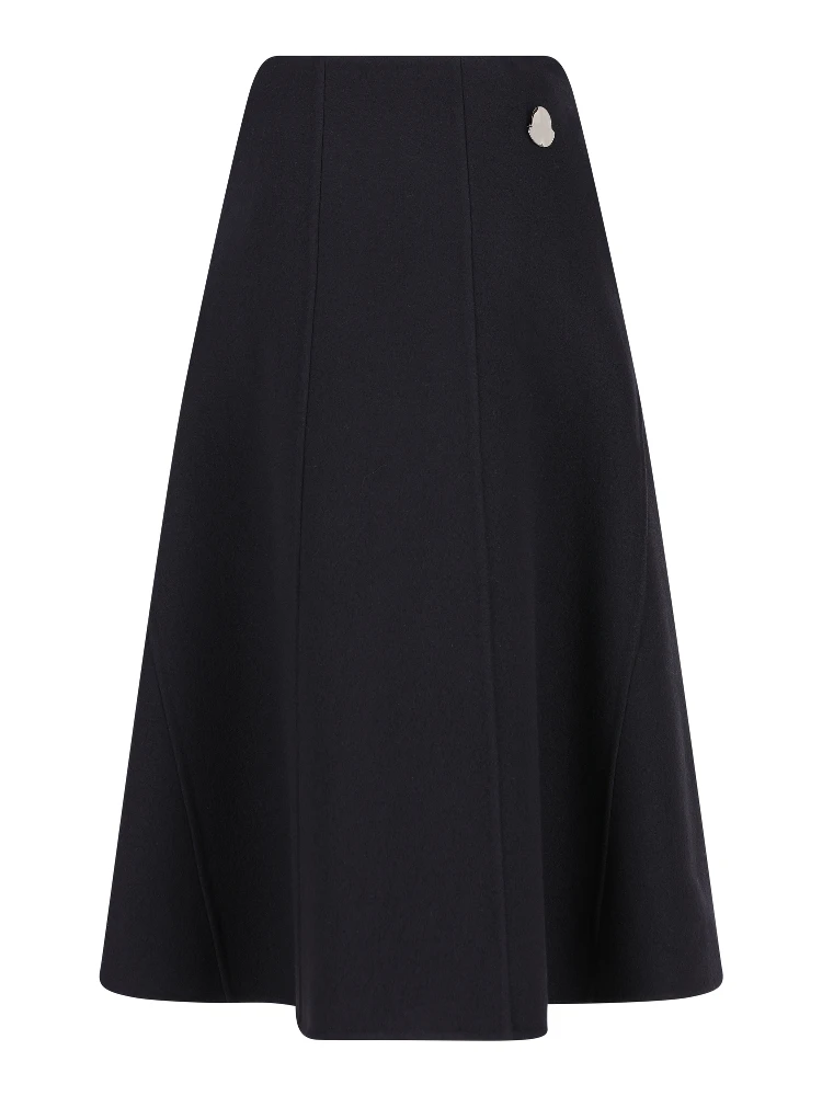 تنانير من تصميم مونكلير وجيل ساندر