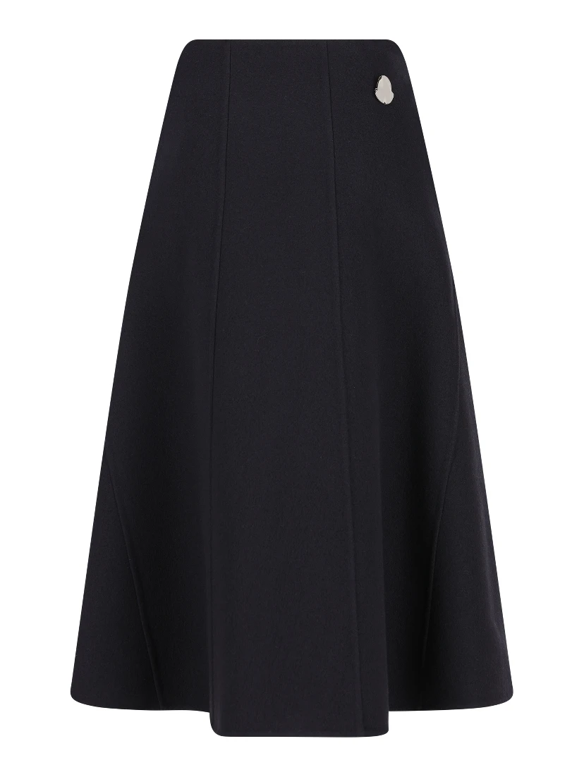 تنانير من تصميم مونكلير وجيل ساندر