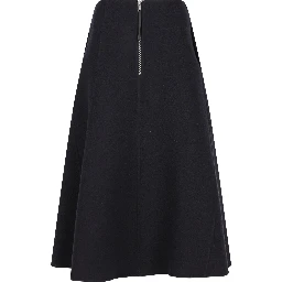 تنانير من تصميم مونكلير وجيل ساندر