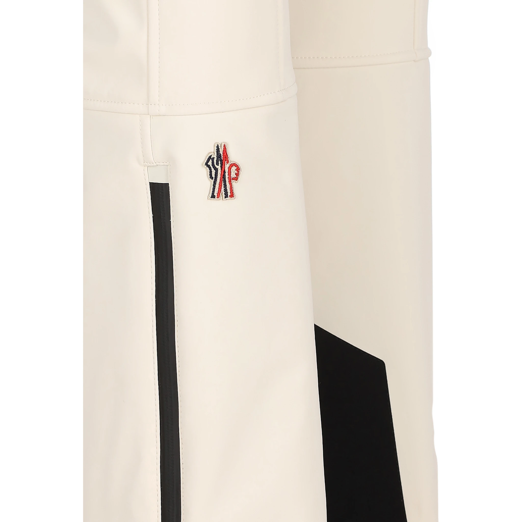 مونكلير غرينوبل ملابس جاهزة... أبيض