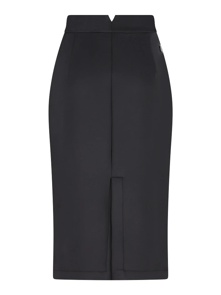 تنانير سوداء من تصميم مونكلير وإدوارد إنينفول alternative