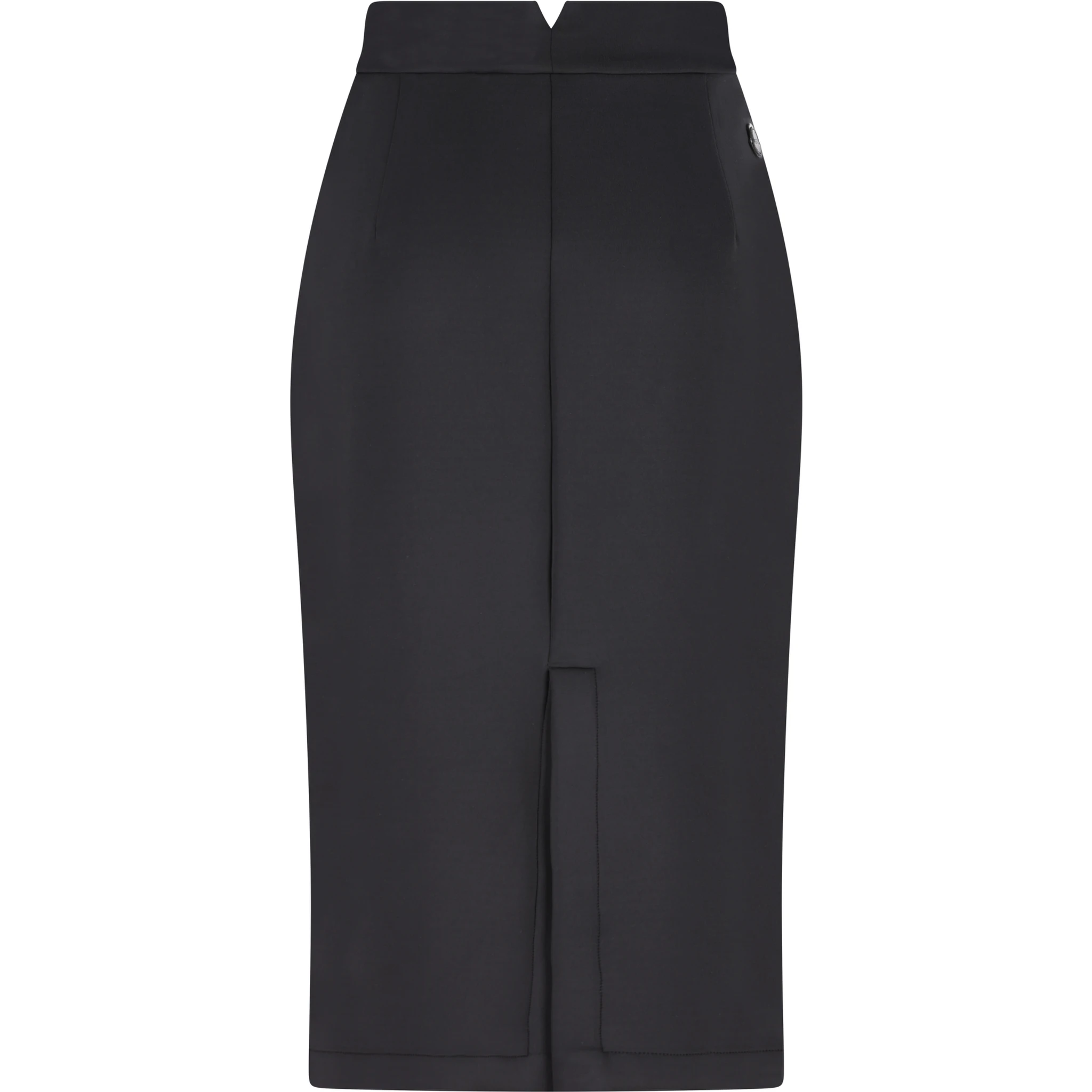 تنانير سوداء من تصميم مونكلير وإدوارد إنينفول