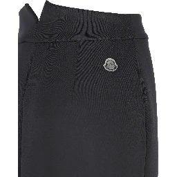 تنانير سوداء من تصميم مونكلير وإدوارد إنينفول