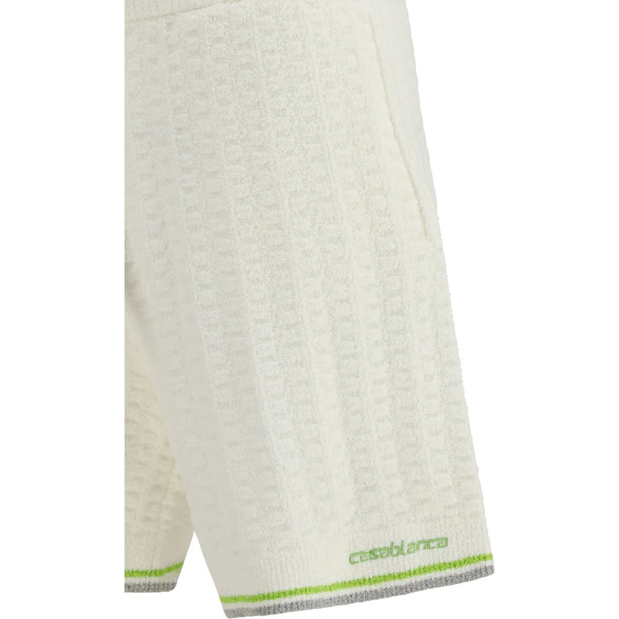 شورت برمودا أبيض من القطن