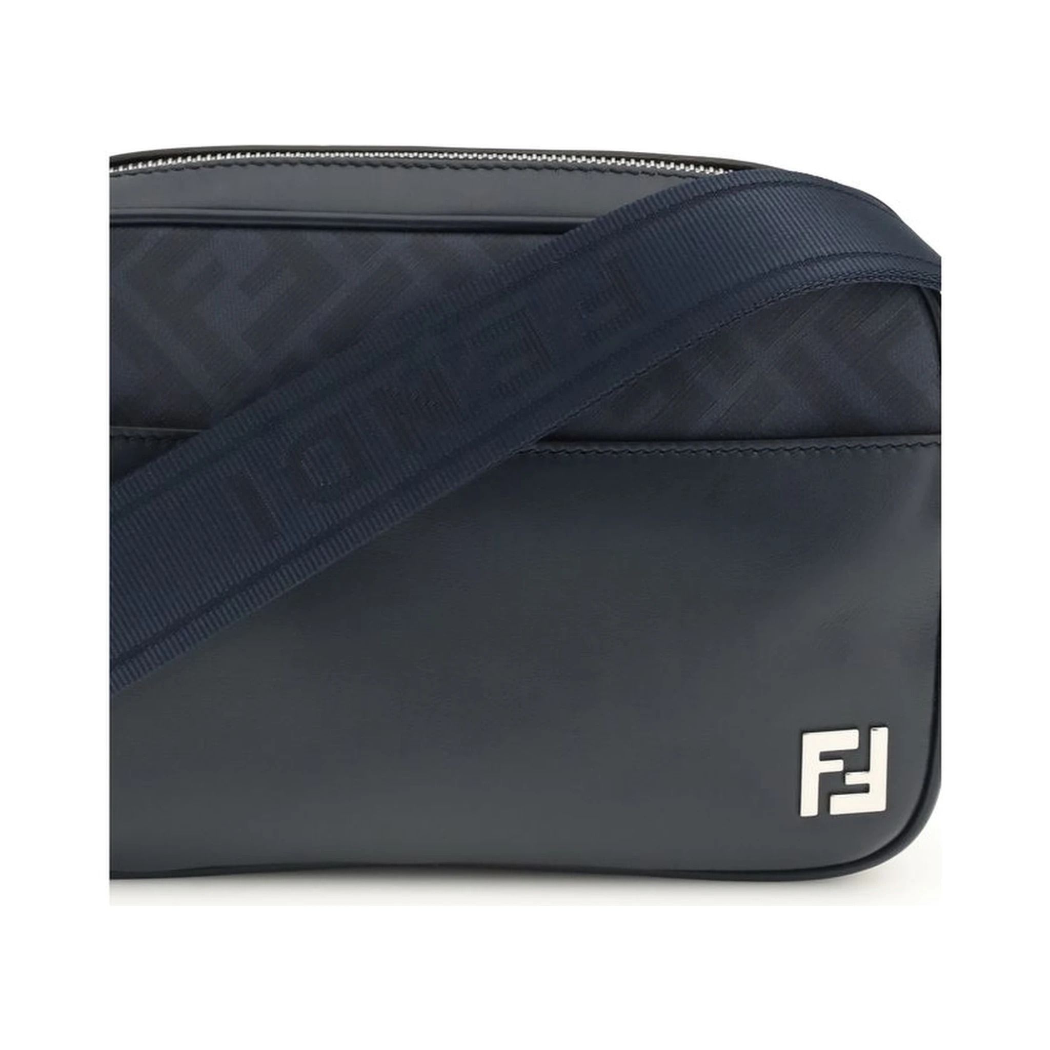 حقيبة كتف بوس توروس من جلد العجل الأزرق