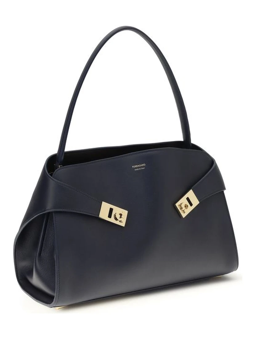 حقيبة كتف بوس توروس من جلد العجل الأزرق