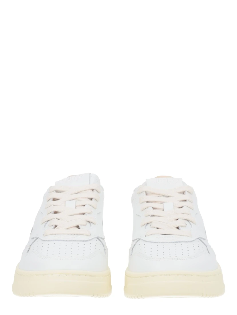"MEDALIST LOW" SNEAKER