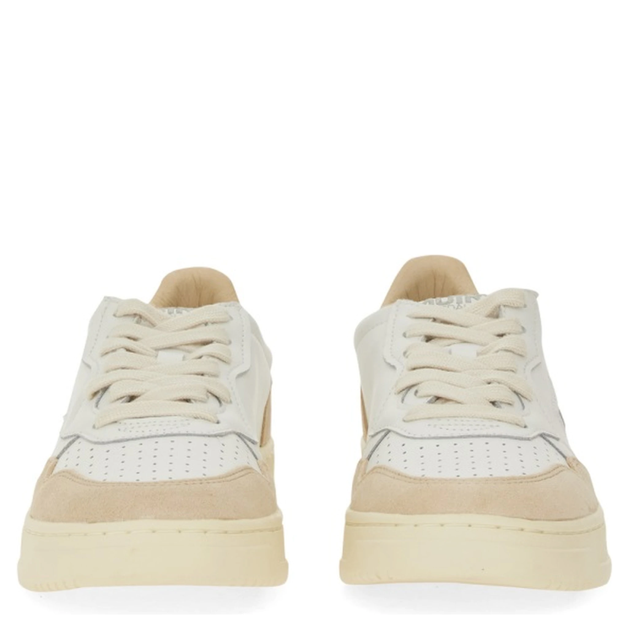 MEDALIST LOW SNEAKER