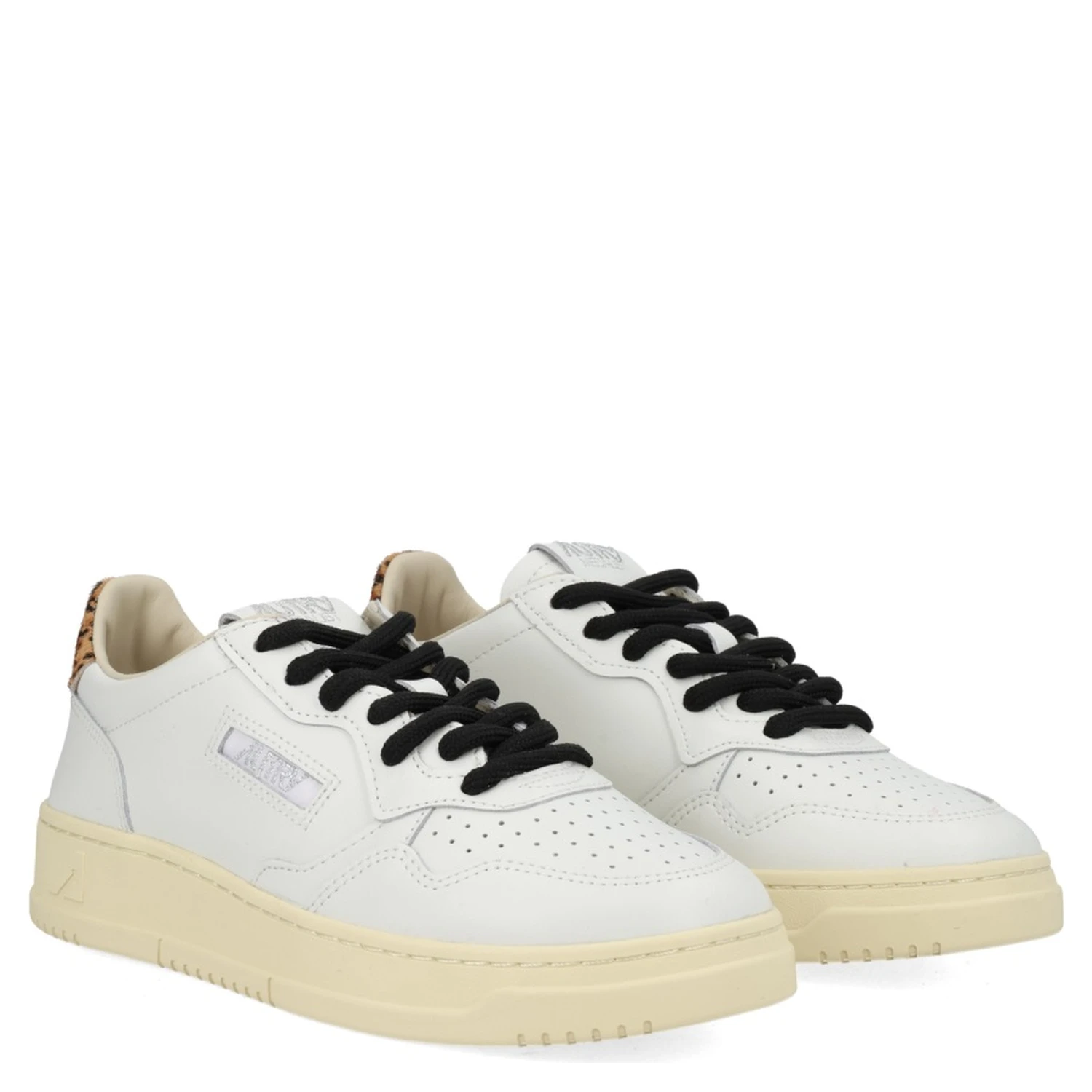 "MEDALIST LOW" SNEAKER