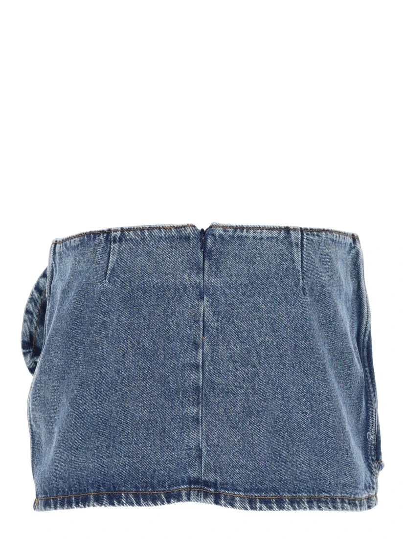 تنورة قصيرة من الدنيم