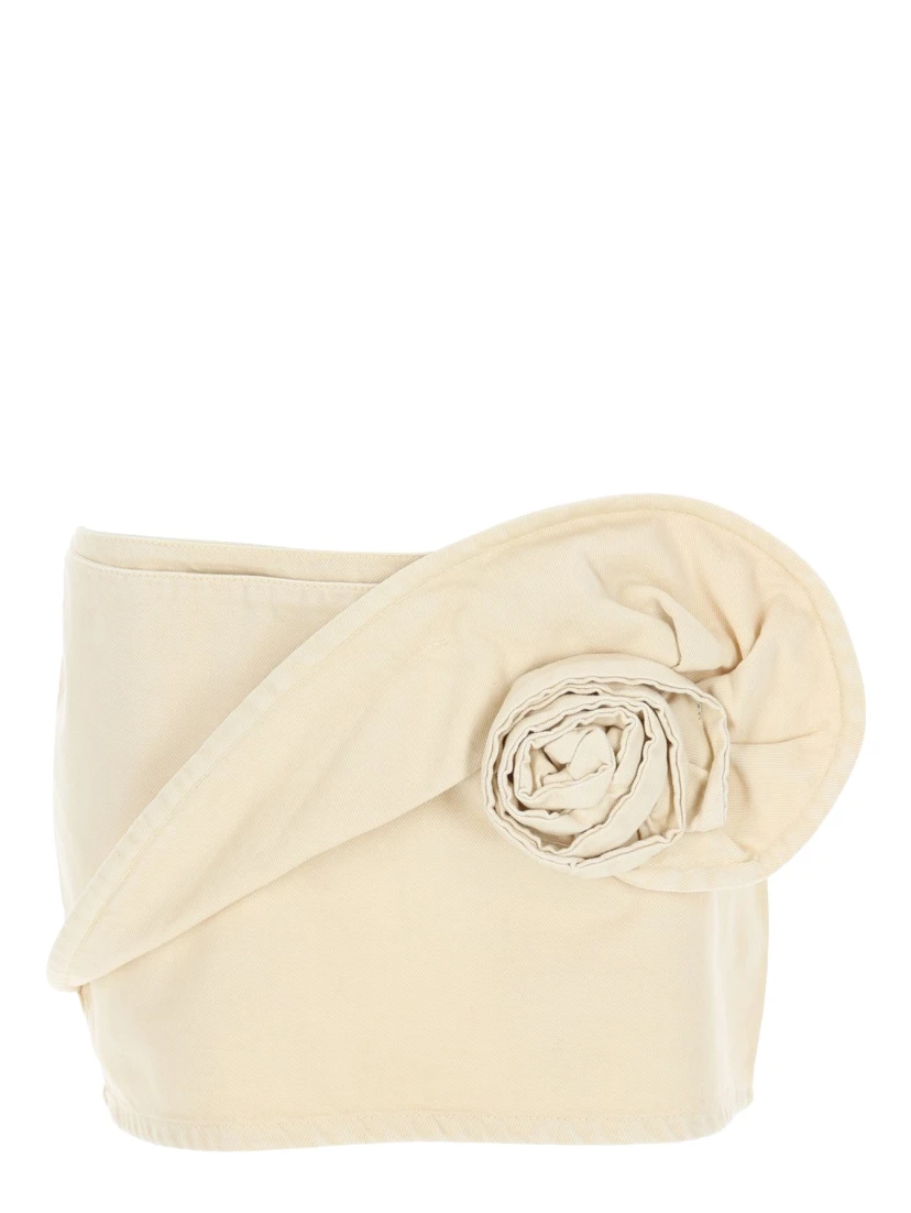 تنورة قصيرة من الدنيم