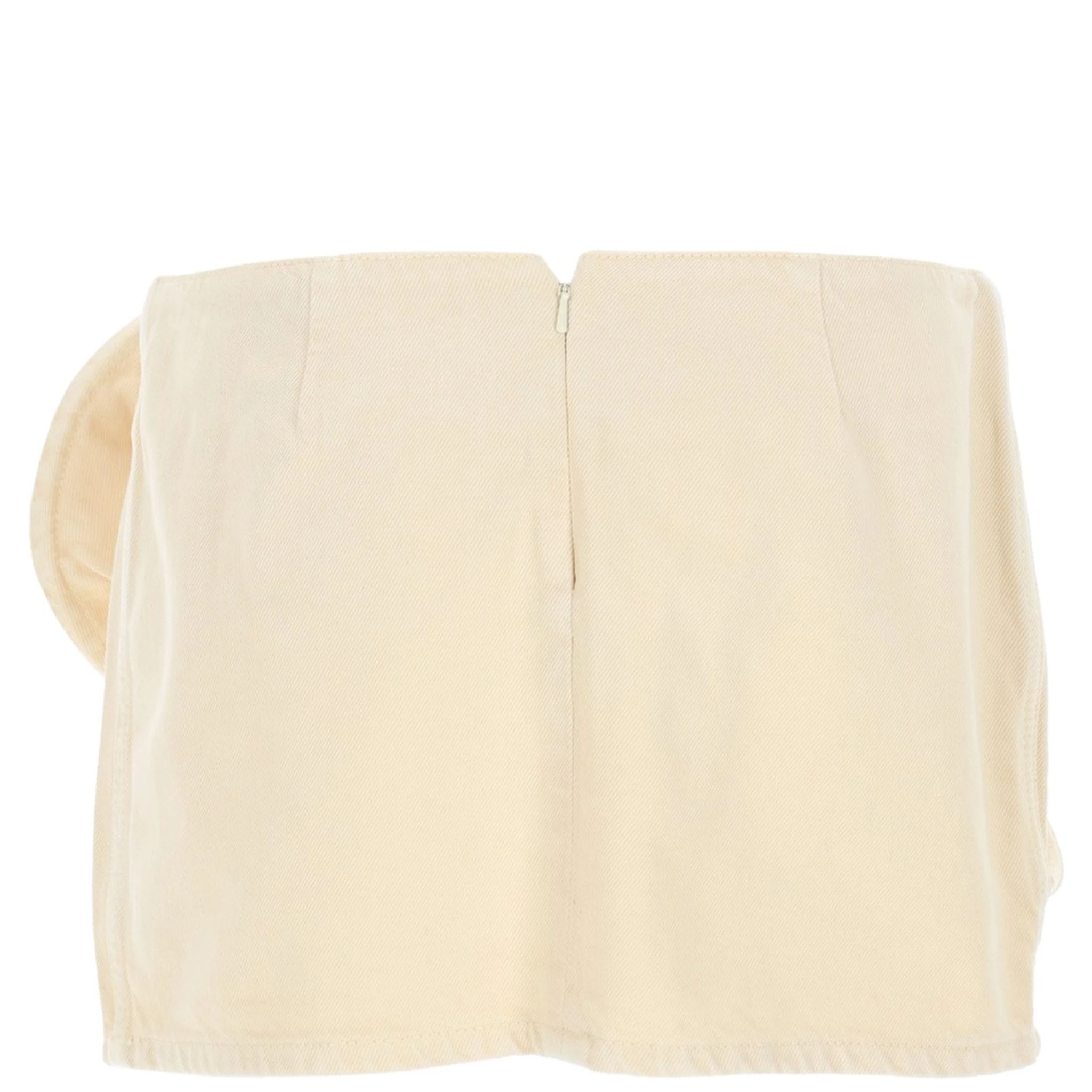 تنورة قصيرة من الدنيم