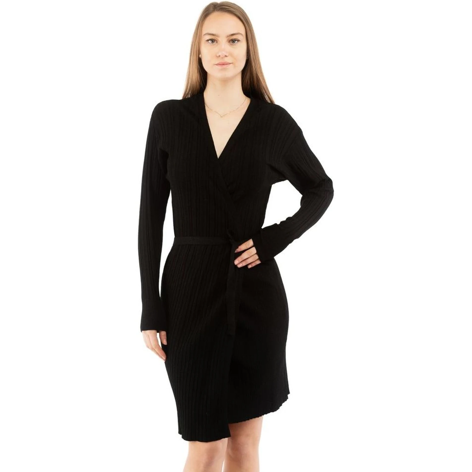 فستان كاجوال أسود من الفسكوز