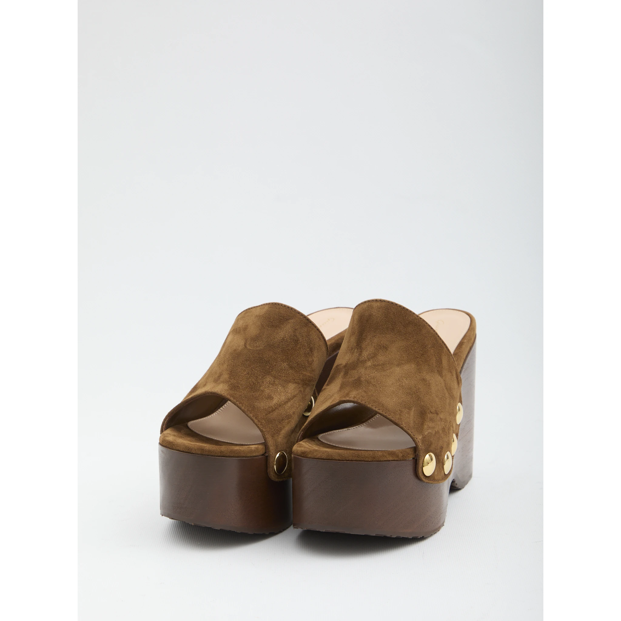 صندل أرديا ذو الكعب العريض