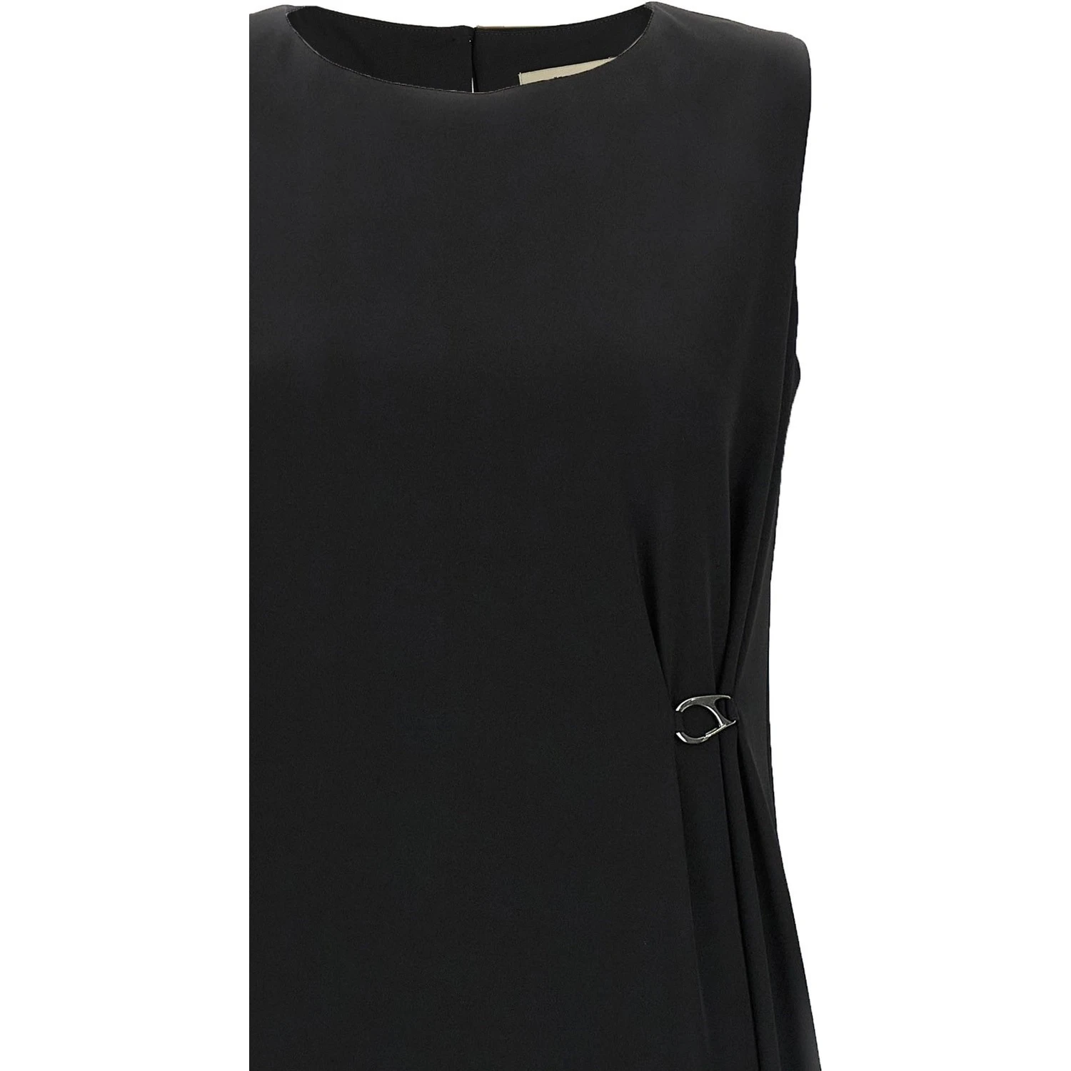 Sleeveless long dress