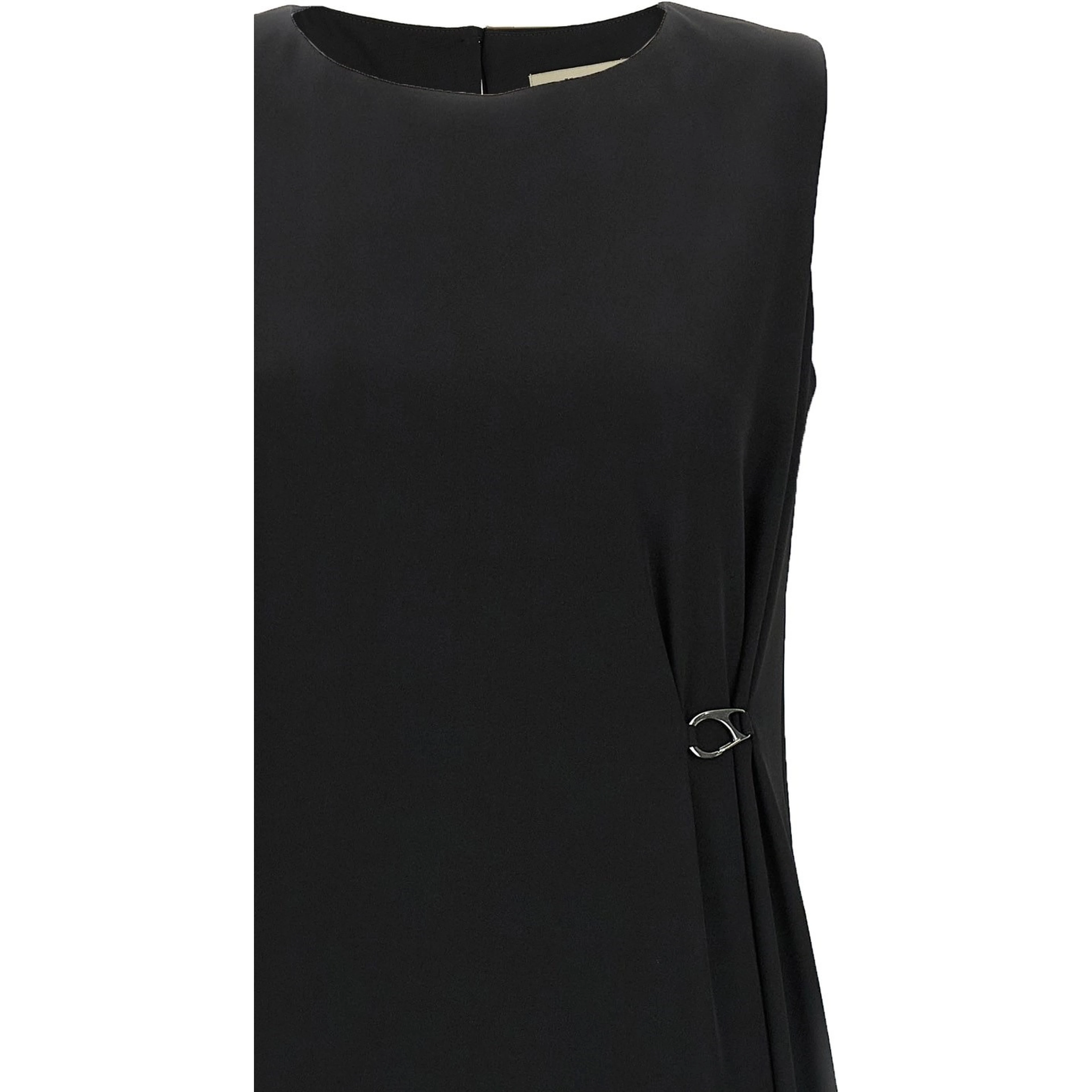 Sleeveless long dress