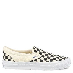 أحذية رياضية سوداء من فانز