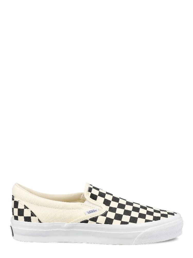 أحذية رياضية سوداء من فانز