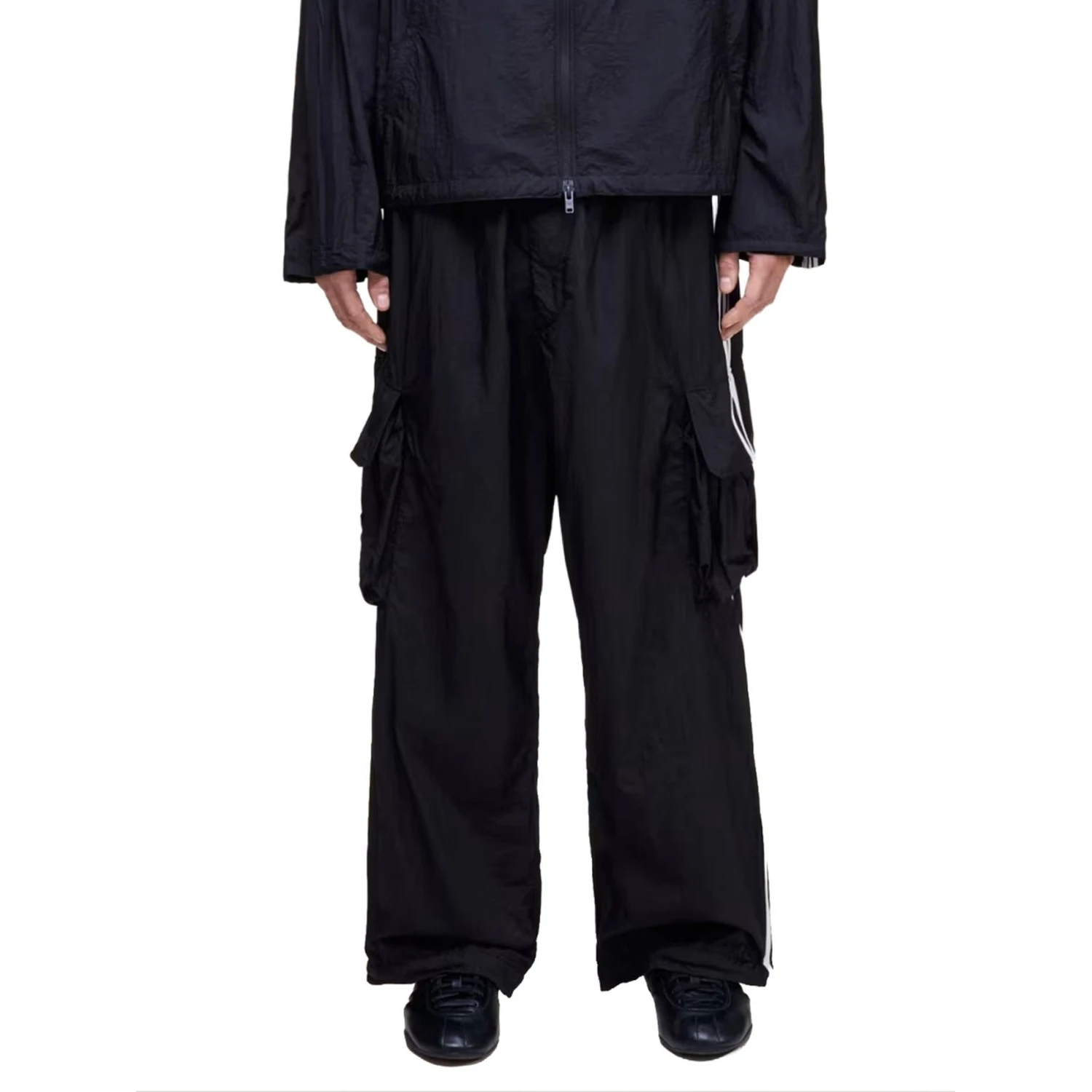 CARGO PANTS WITH LOGO