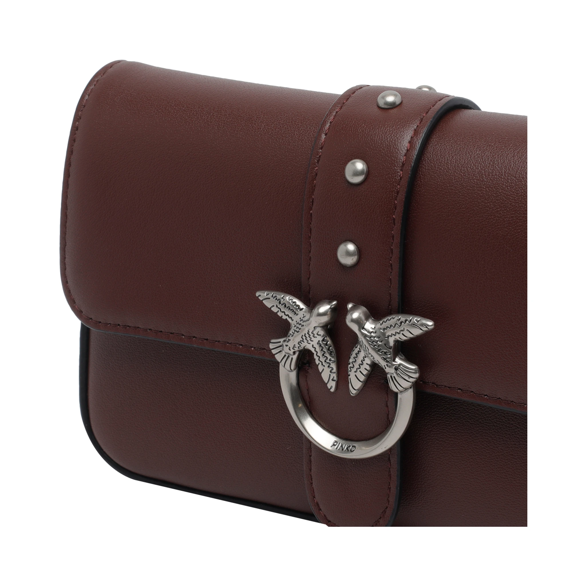 محافظ بينكو الحمراء